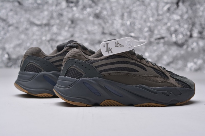 yeezy boost 700 v2 geode replica