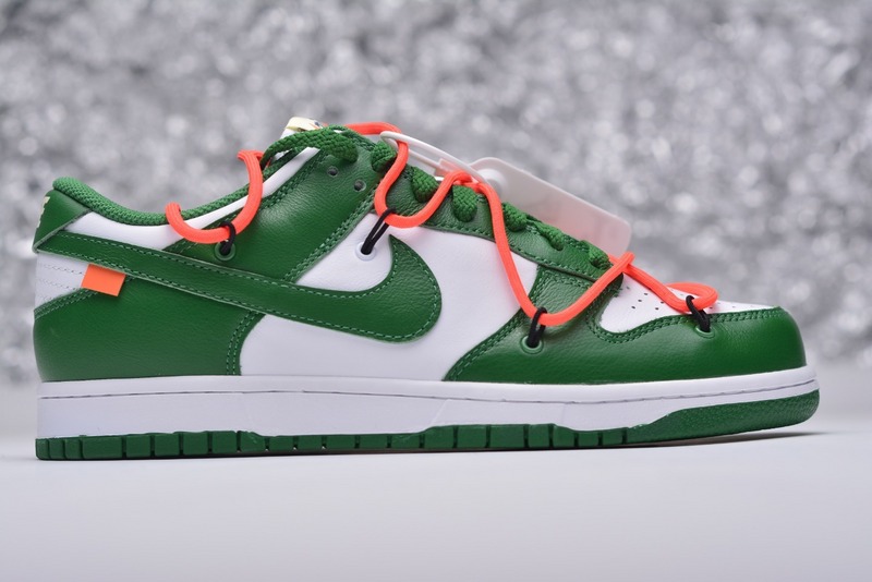 dunk low off-white pine green